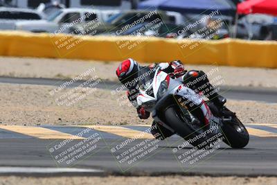 media/Apr-10-2022-SoCal Trackdays (Sun) [[f104b12566]]/Turn 2 (1135am)/